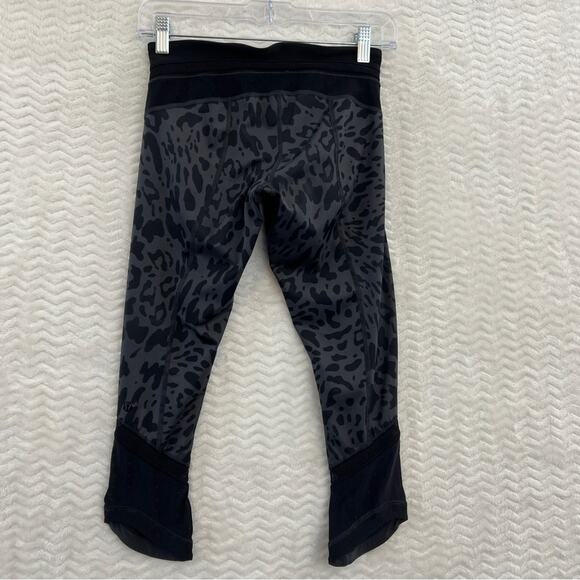 Lululemon Black Grey Just Breathe Crop Capri Leopard Print Leggings Womens 4 - Picture 3 of 16